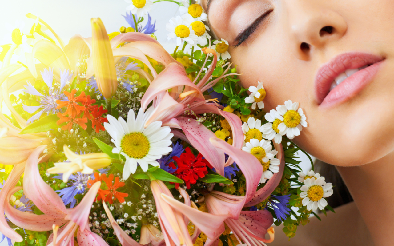 Bouquet And Girl wallpaper 1280x800