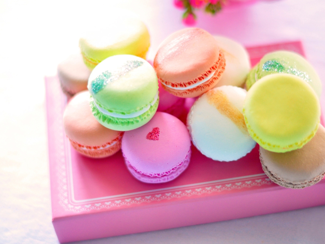 Обои Little Heart Macaroon 1280x960