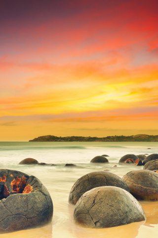 Big Stones Beach wallpaper 320x480