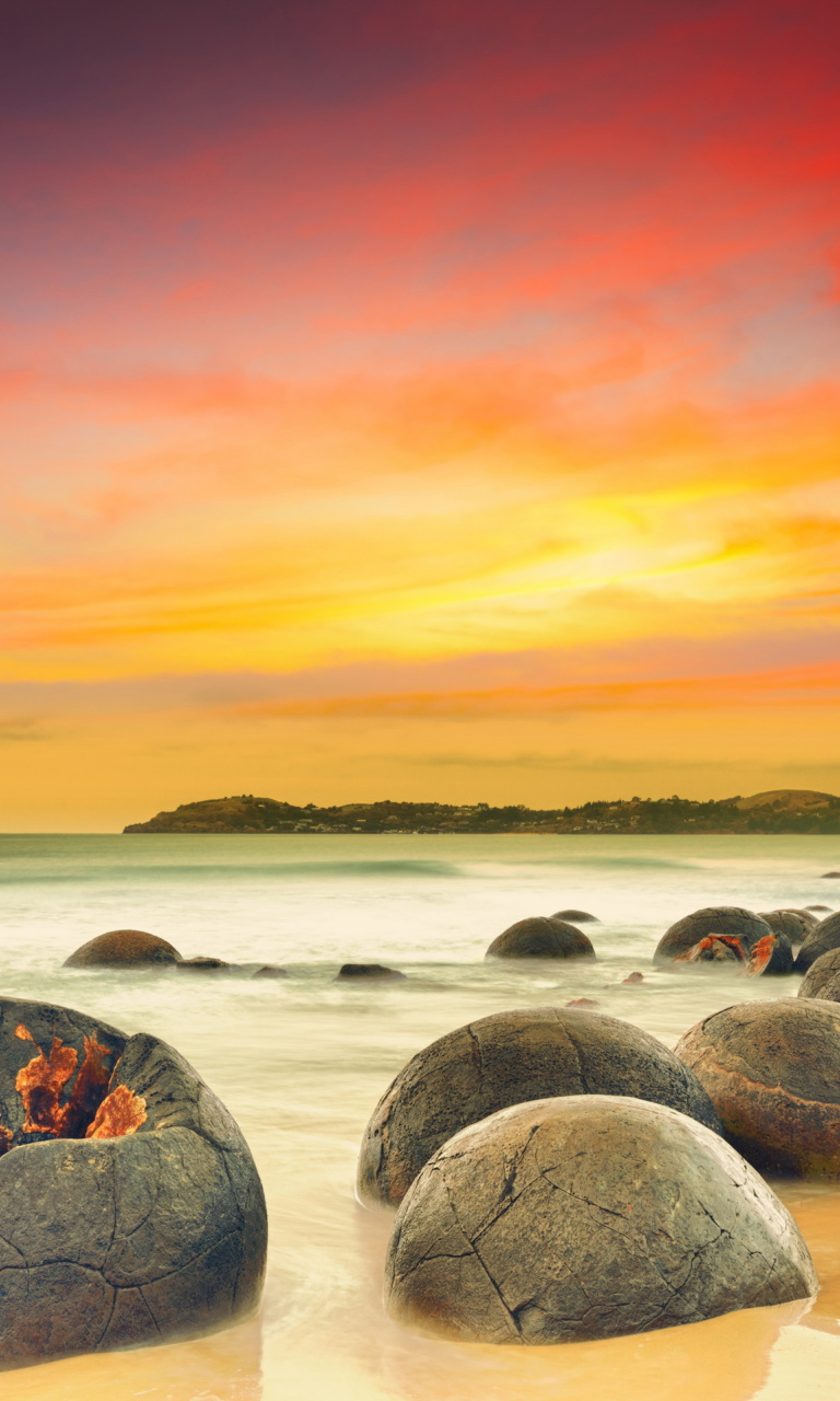 Big Stones Beach wallpaper 768x1280