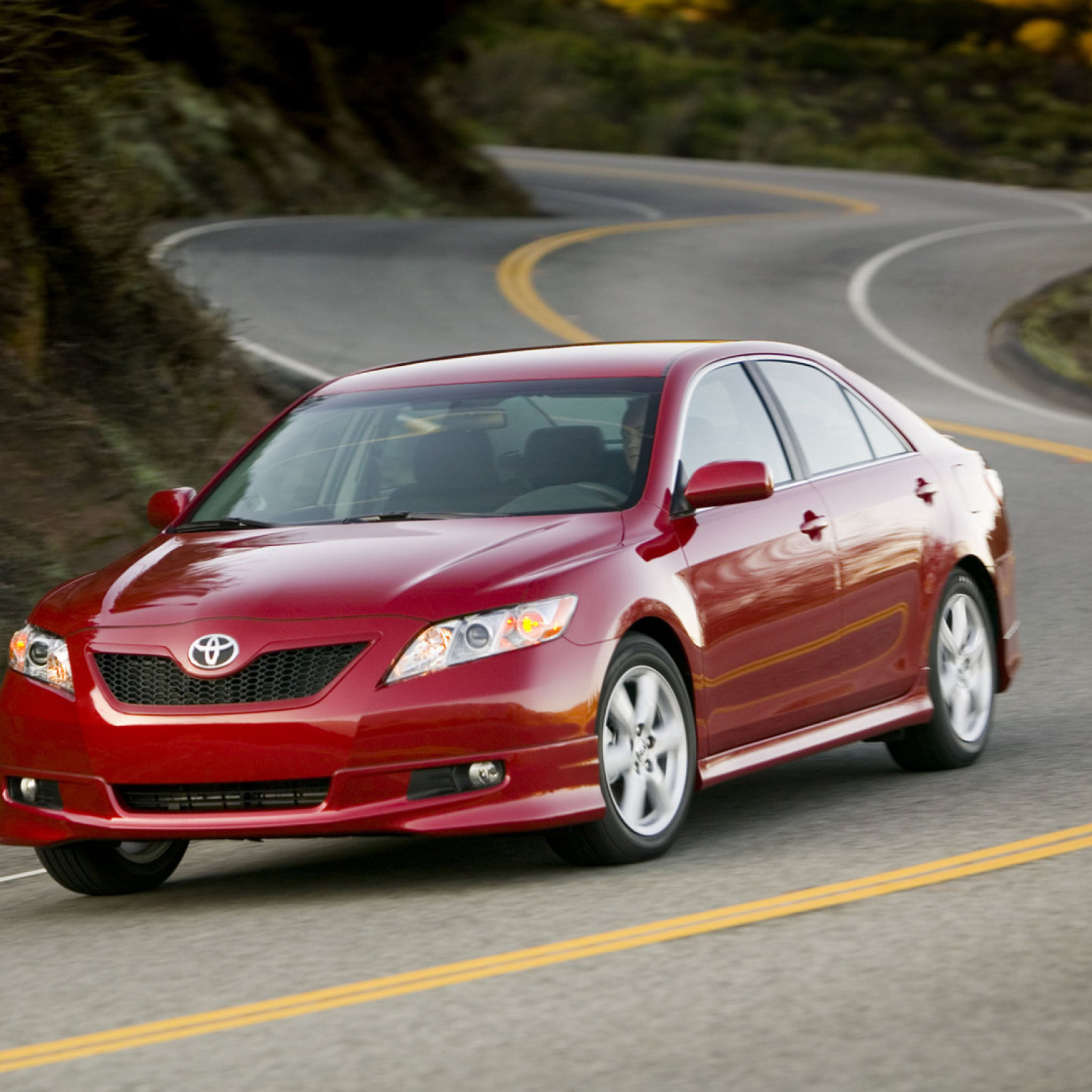 Red Toyota Camry wallpaper 2048x2048
