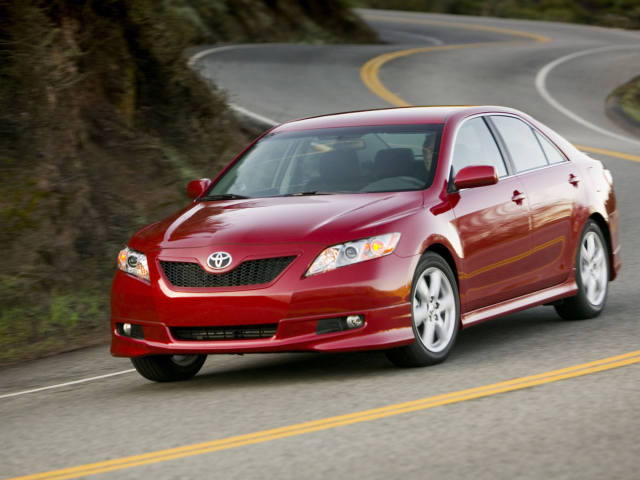 Red Toyota Camry screenshot #1 640x480