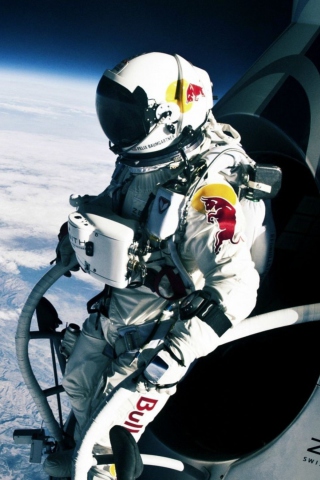 Обои Felix Baumgartner Cosmic Jump 320x480