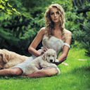 Das Model And Dogs Wallpaper 128x128