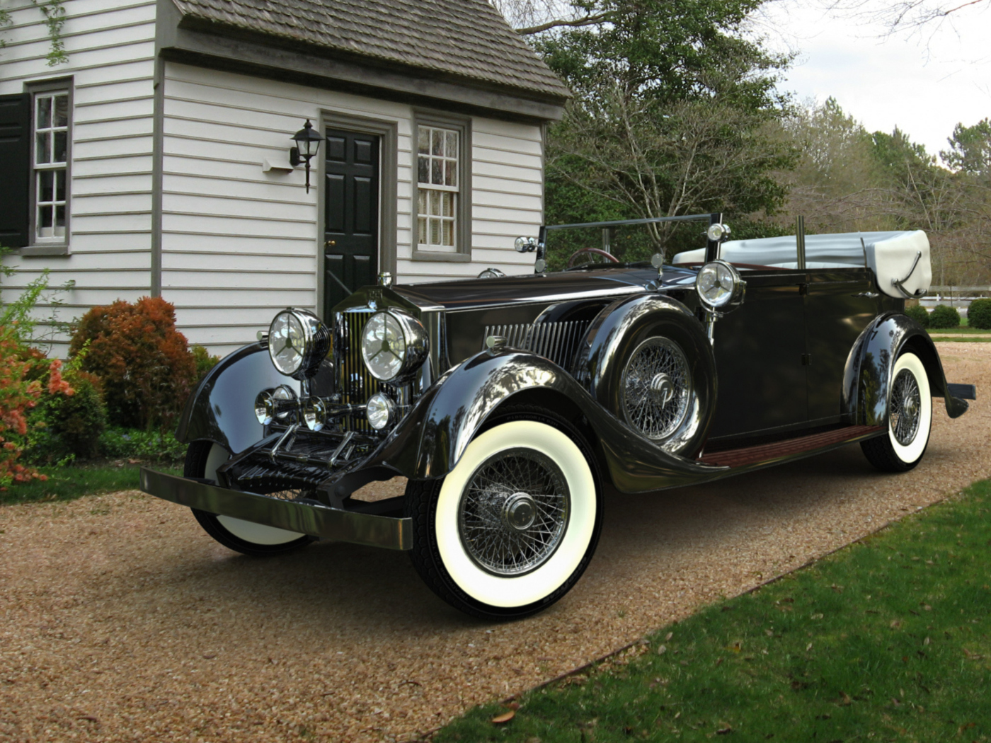 Vintage Rolls Royce wallpaper 1400x1050