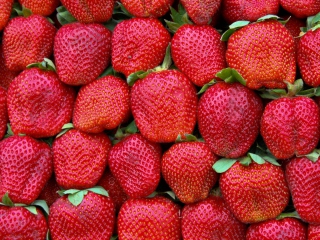 Das Best Strawberries Wallpaper 320x240