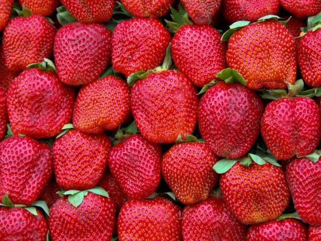 Best Strawberries wallpaper 640x480