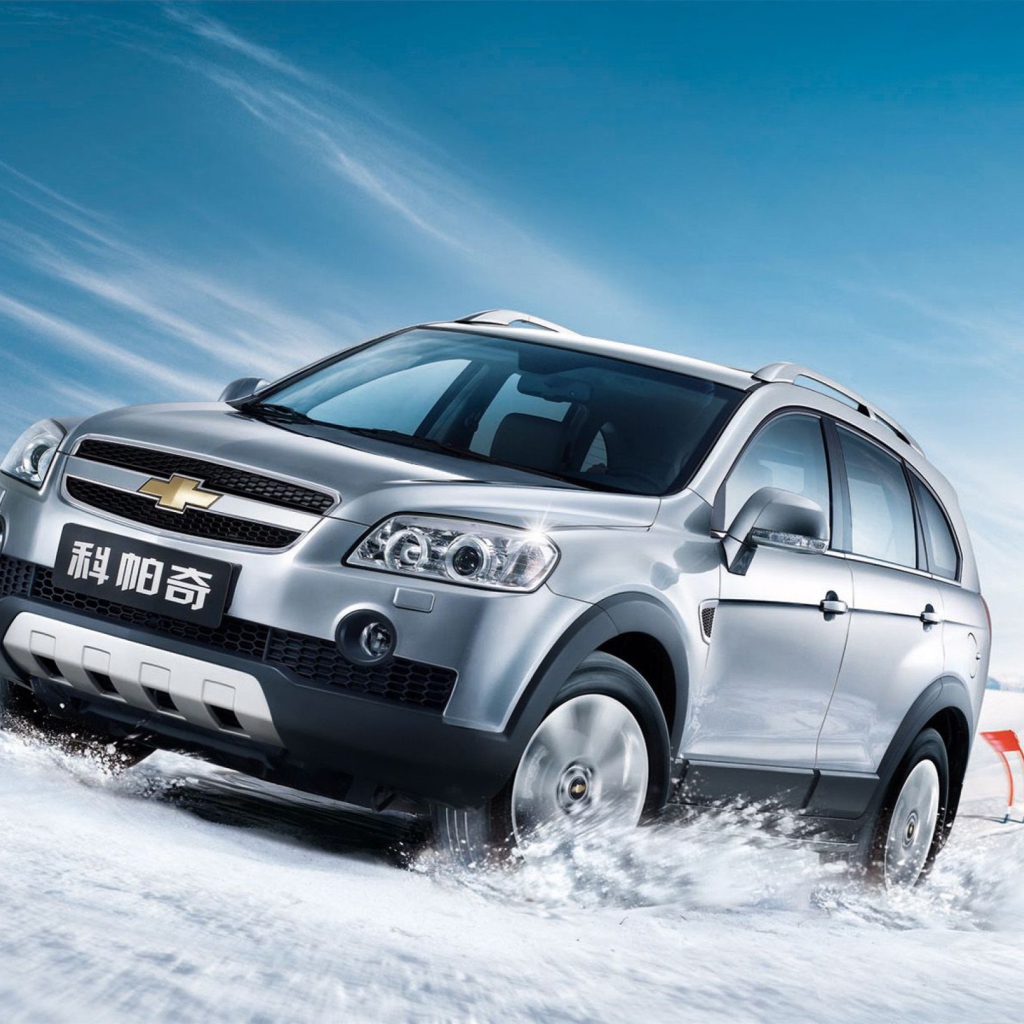Das Chevrolet Captiva On Snow Wallpaper 1024x1024