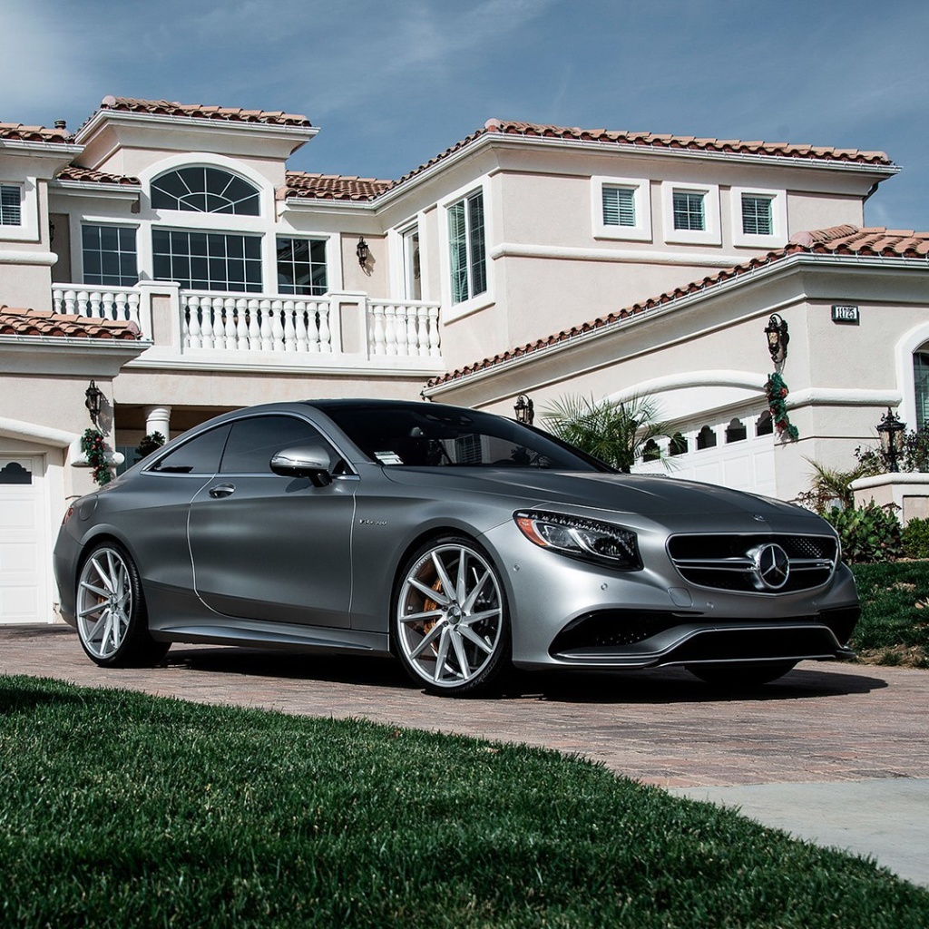 Fondo de pantalla Mercedes Benz S63 AMG Coupe 1024x1024