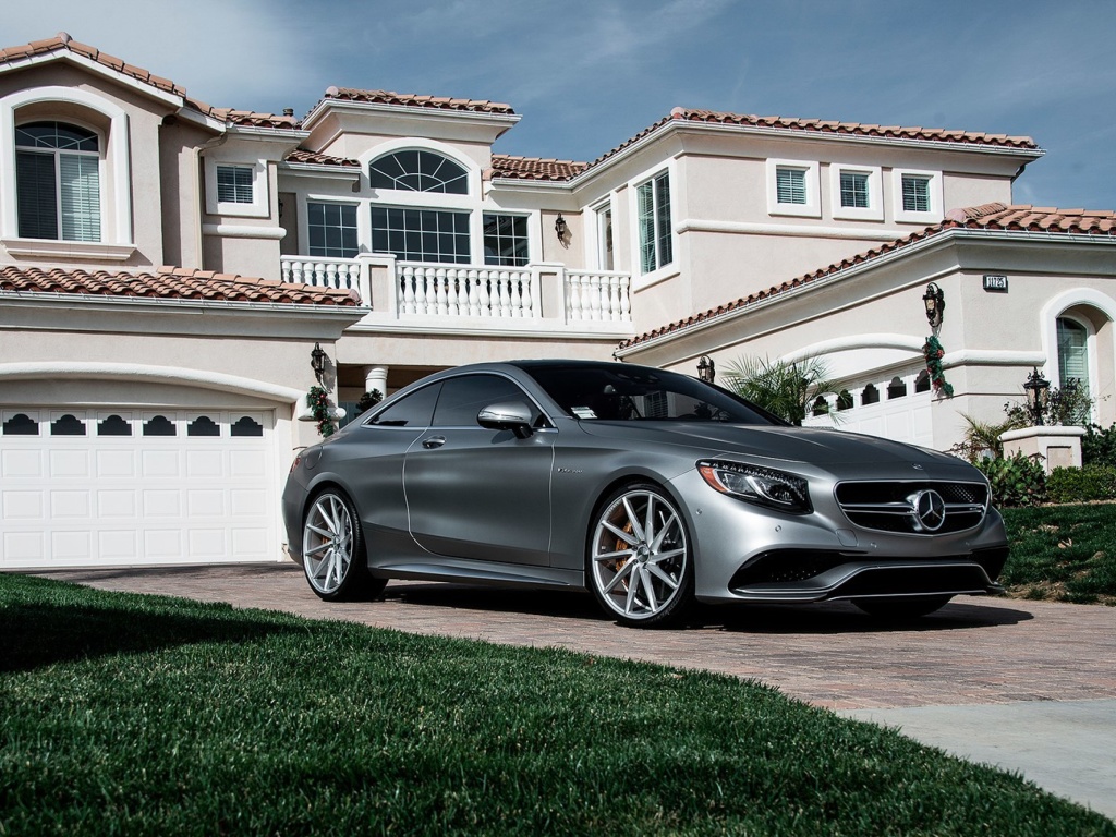 Das Mercedes Benz S63 AMG Coupe Wallpaper 1024x768