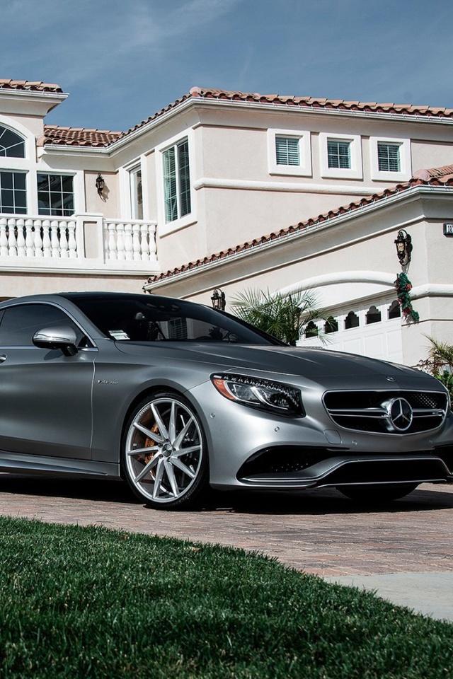 Mercedes Benz S63 AMG Coupe wallpaper 640x960