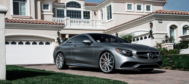 Mercedes Benz S63 AMG Coupe wallpaper 720x320