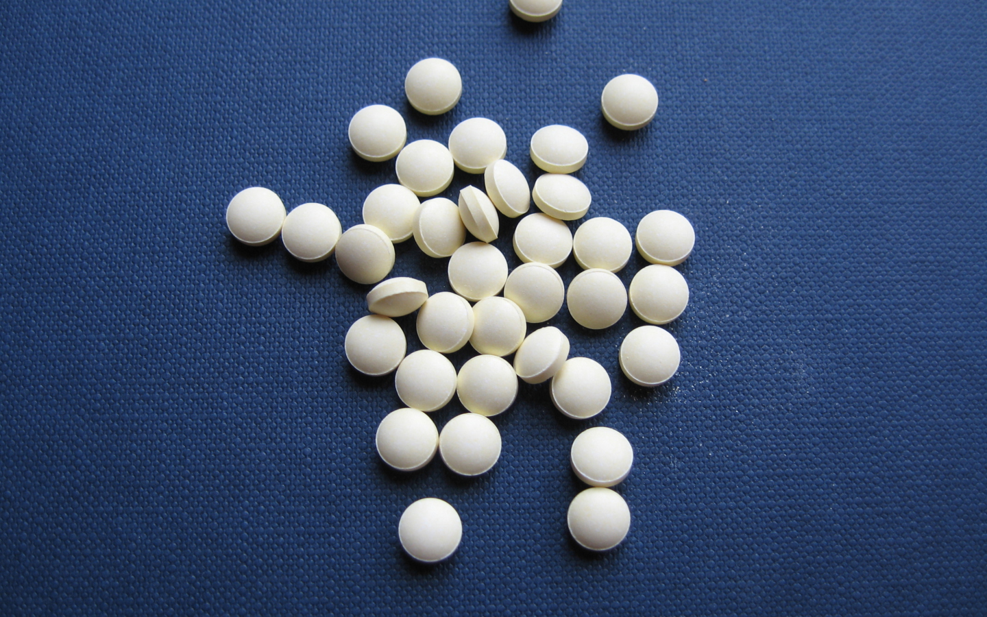Обои Pills 1440x900