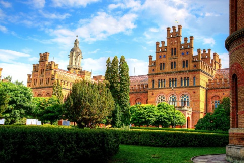 Обои Chernivtsi University Castle 480x320