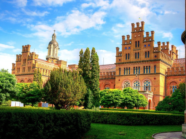 Fondo de pantalla Chernivtsi University Castle 640x480