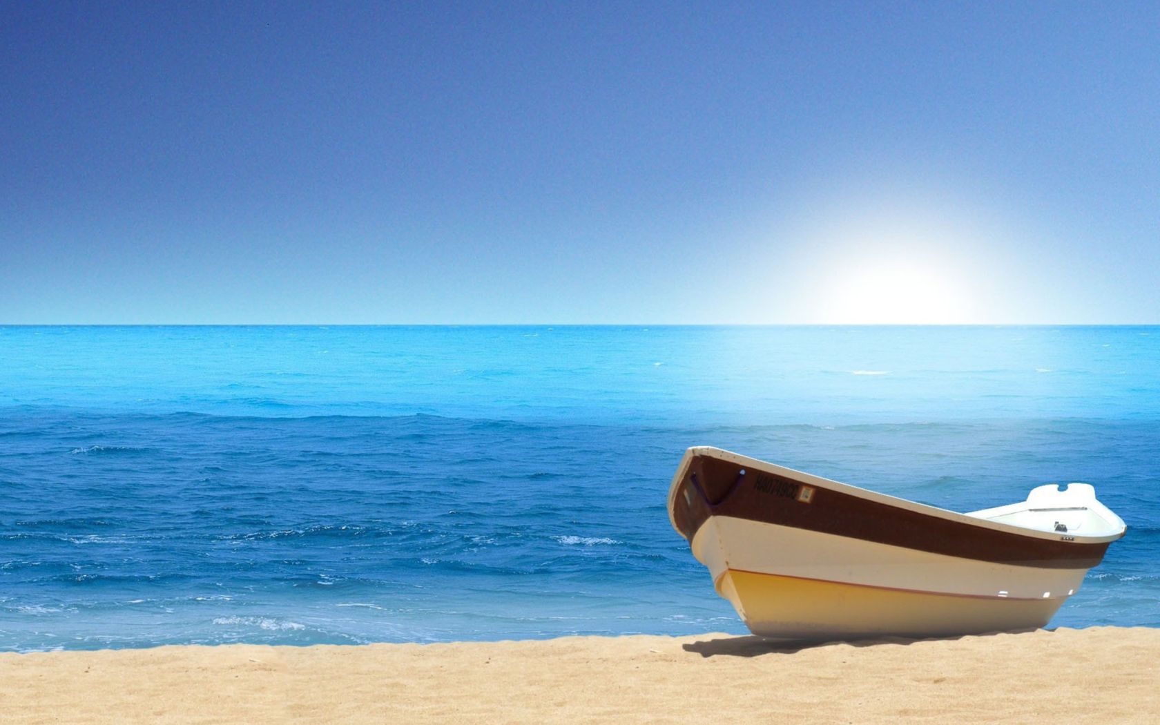 Screenshot №1 pro téma Boat At Pieceful Beach 1680x1050