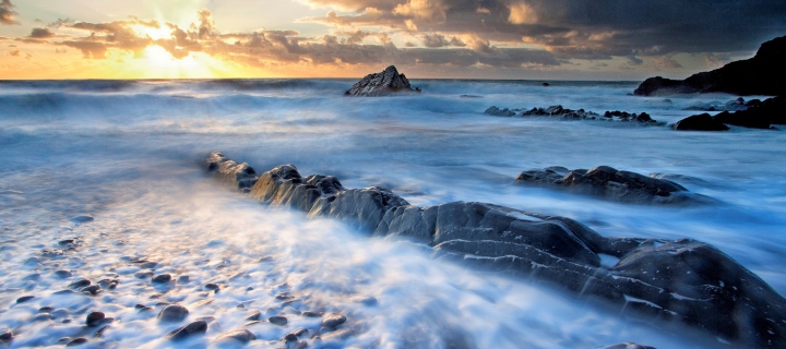 Amazing Oceanscape And Golden Clouds wallpaper 720x320