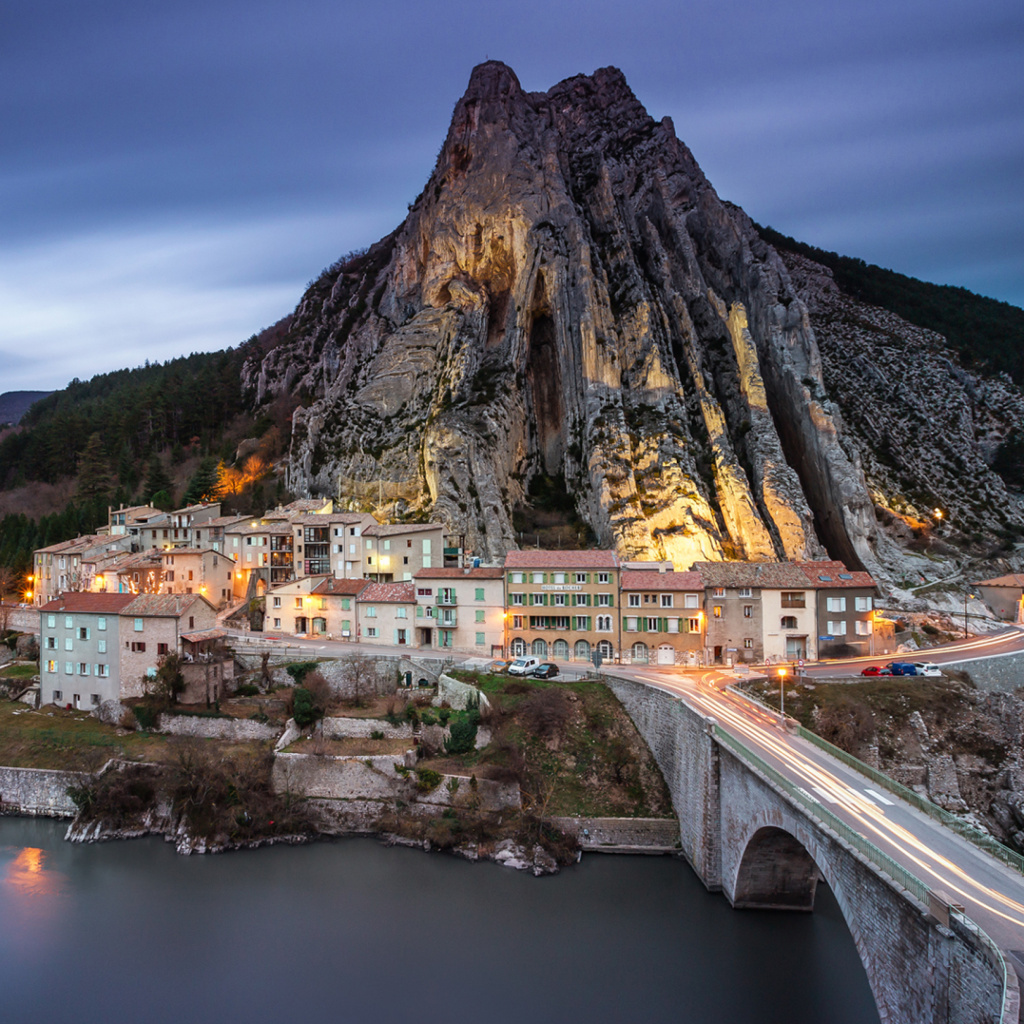 Обои Citadelle de Sisteron 1024x1024