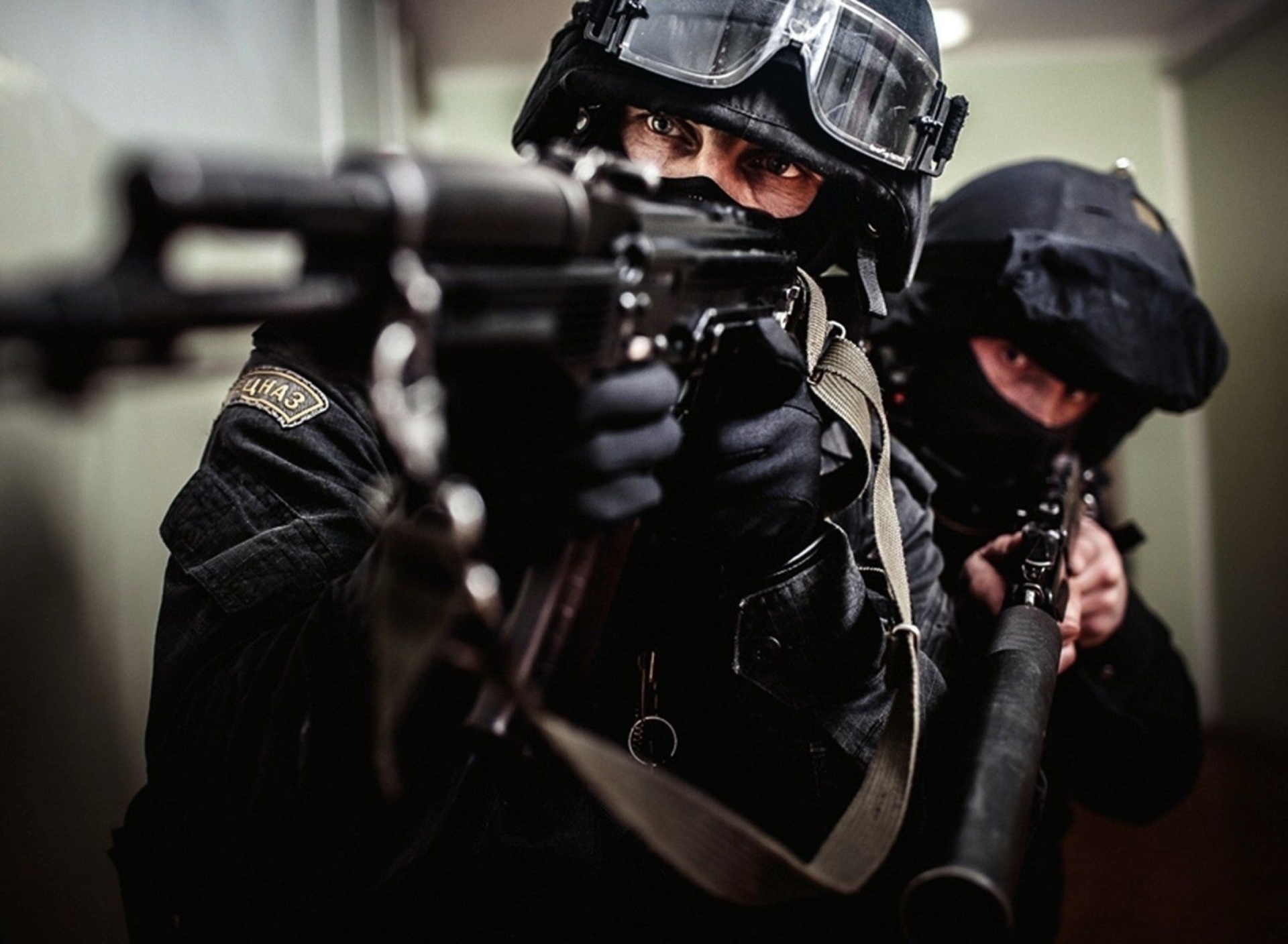 Das Police special forces Wallpaper 1920x1408