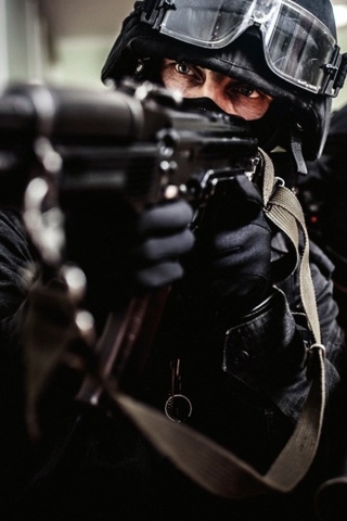 Das Police special forces Wallpaper 320x480