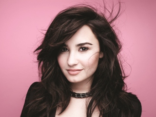 Das Demi Lovato Girlfriend Wallpaper 320x240