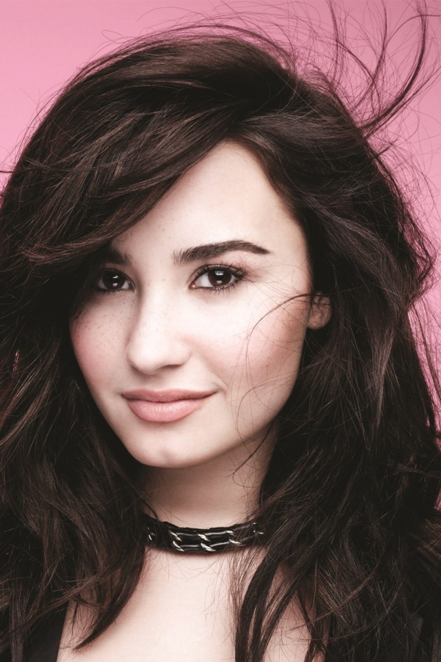 Das Demi Lovato Girlfriend Wallpaper 640x960