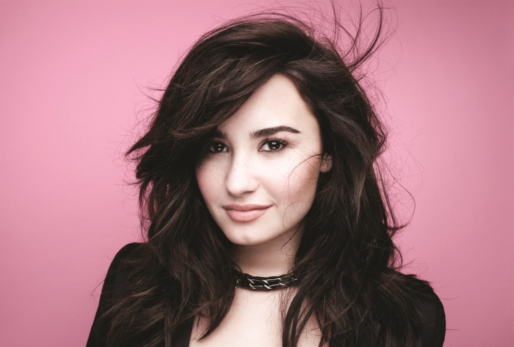 Das Demi Lovato Girlfriend Wallpaper