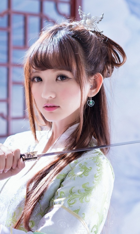 Das Samurai Girl with Katana Wallpaper 480x800