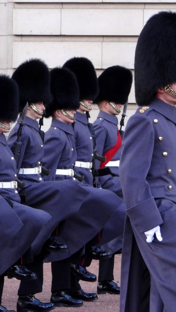 Sfondi Buckingham Palace Queens Guard 360x640