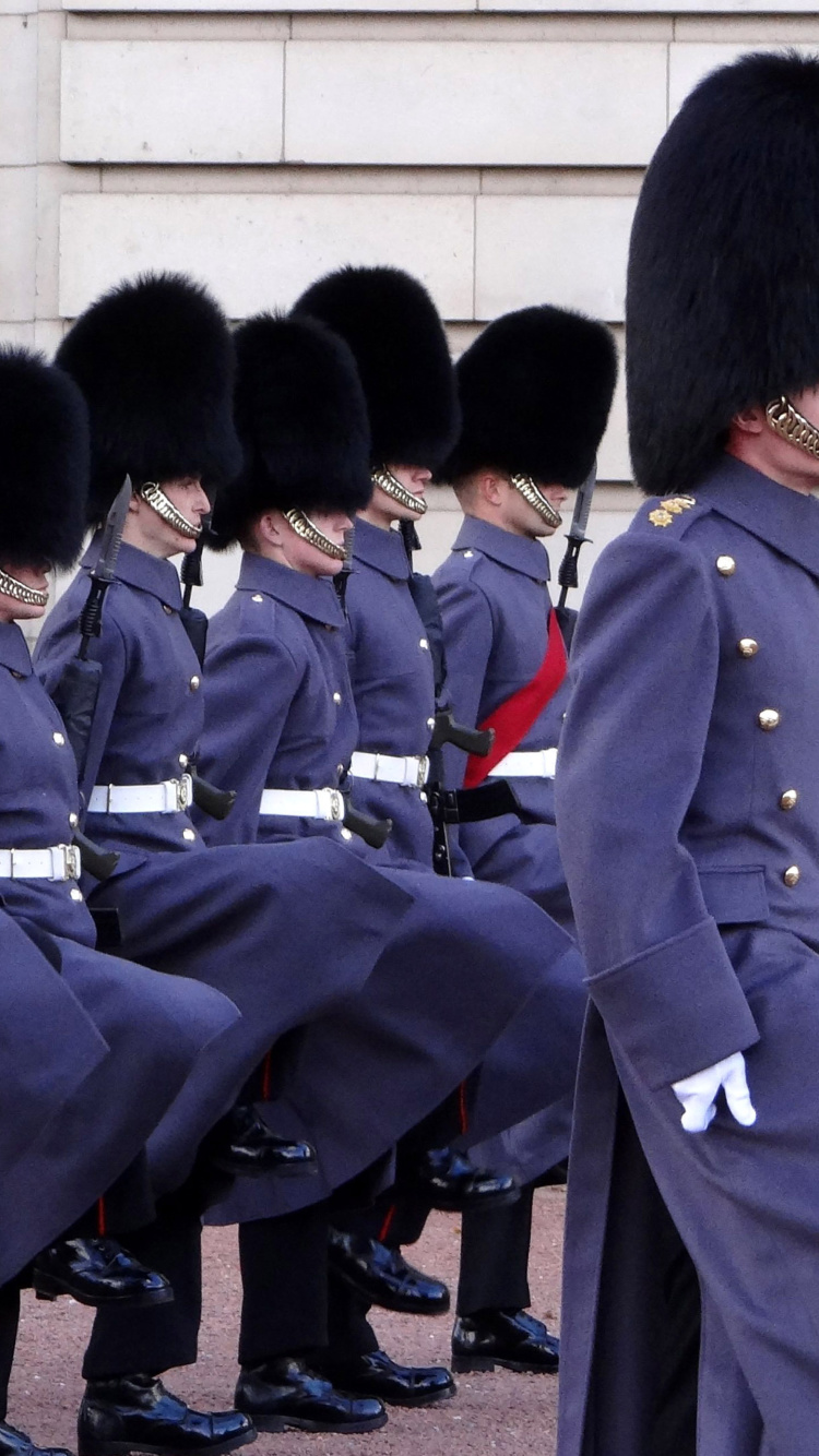 Sfondi Buckingham Palace Queens Guard 750x1334