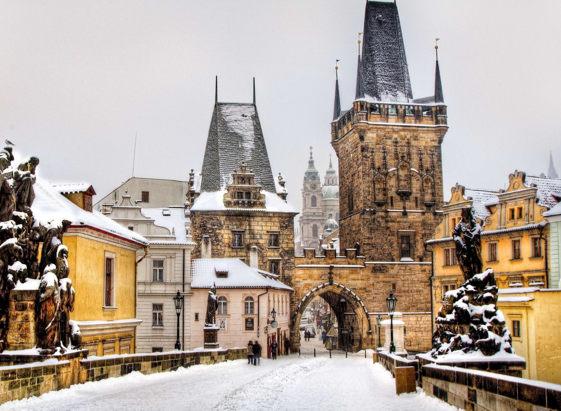 Обои Winter In Prague 1920x1408