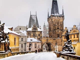 Обои Winter In Prague 320x240