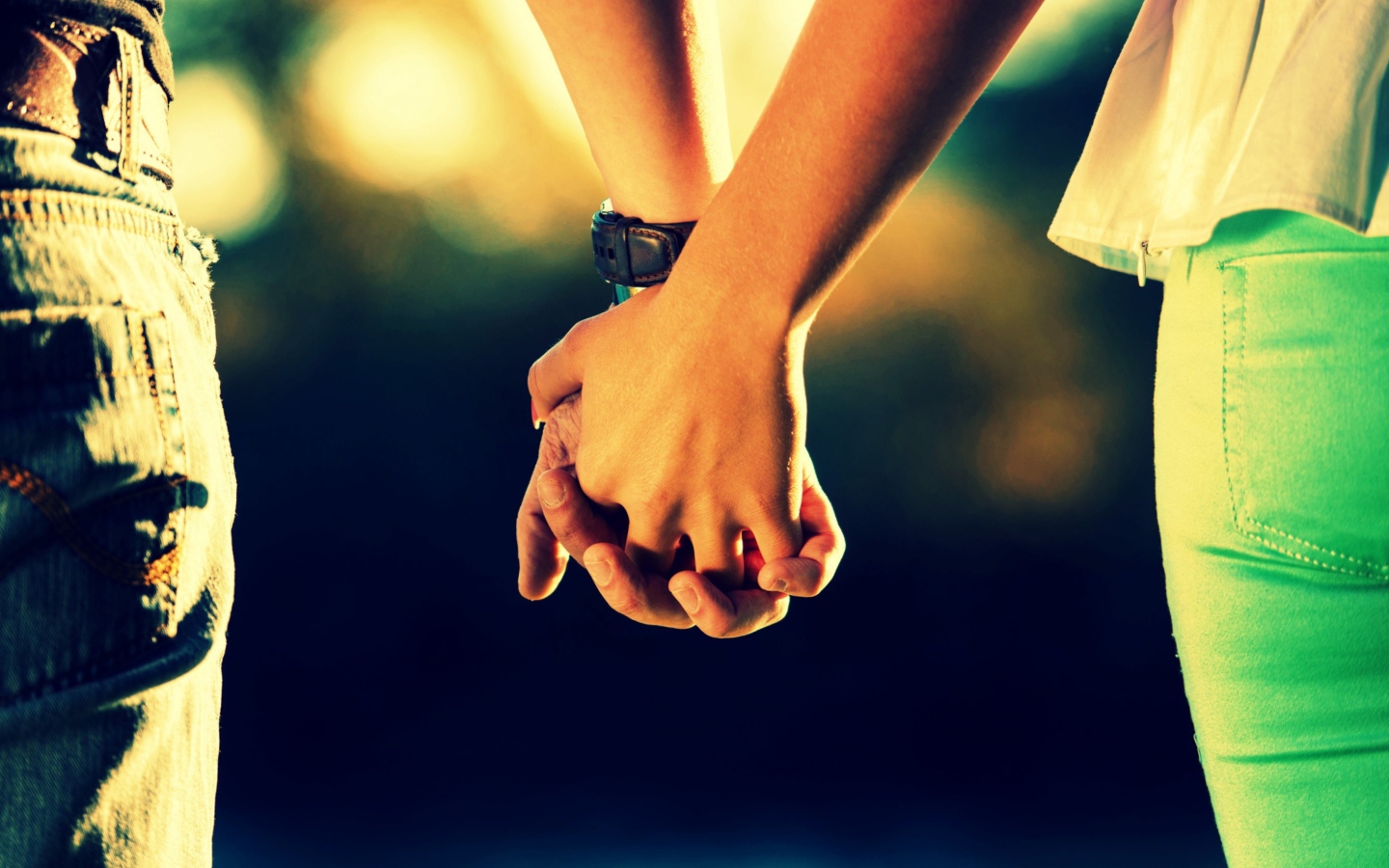 Fondo de pantalla Holding Hands 1440x900