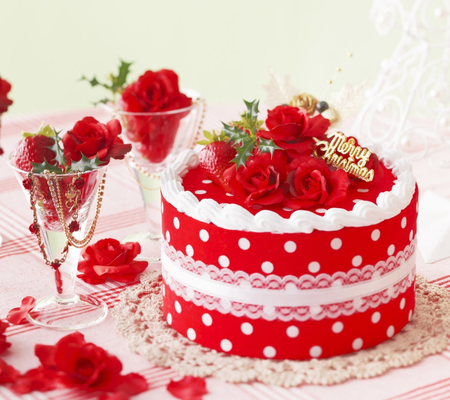 Delicious Sweet Cake wallpaper 1440x1280