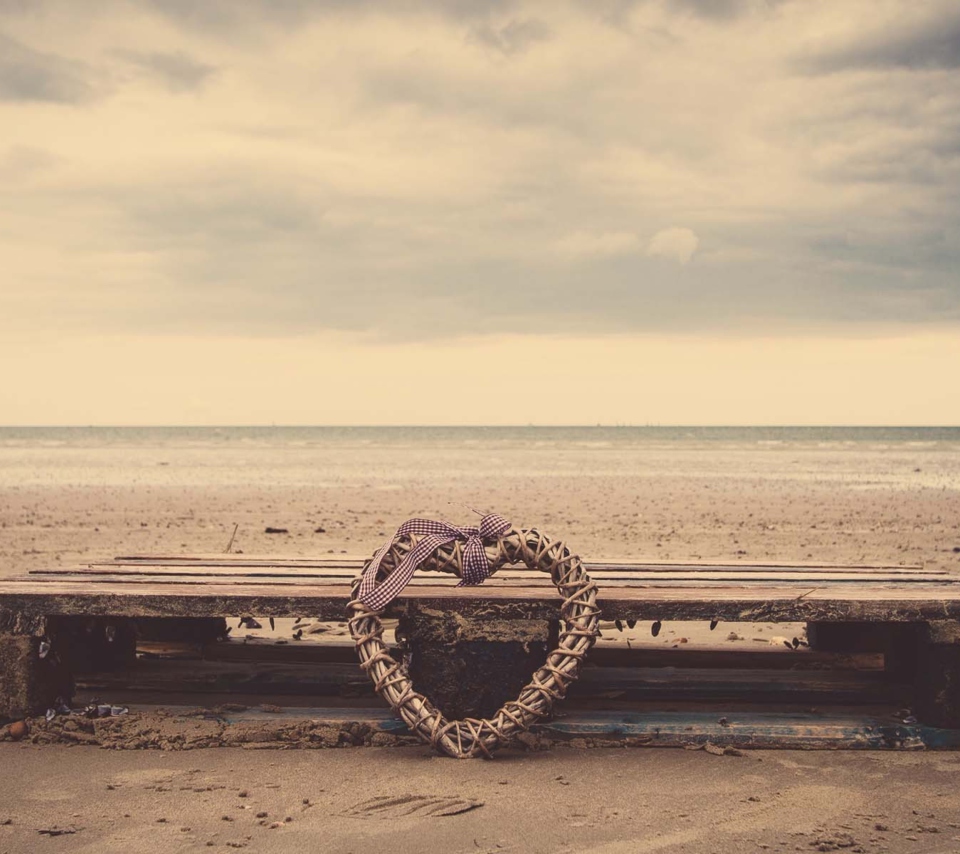 Das Heart On Beach Wallpaper 960x854