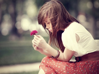 Girl And Purple Flower wallpaper 320x240