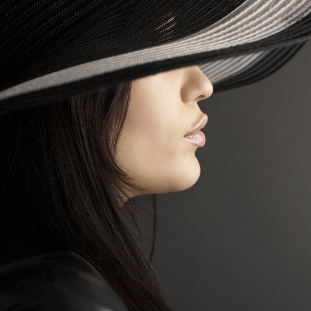 Woman in Black Hat wallpaper 1024x1024