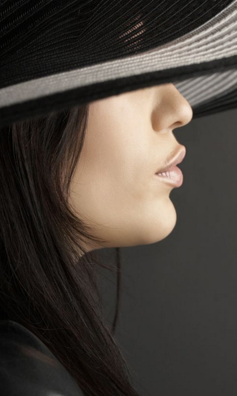 Обои Woman in Black Hat 480x800