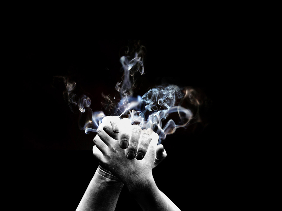 Обои Smoke Hands 1152x864