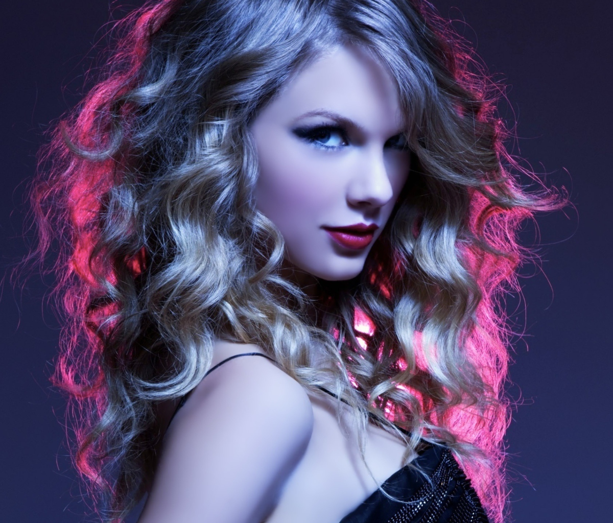 Обои Taylor Swift Curly 1200x1024