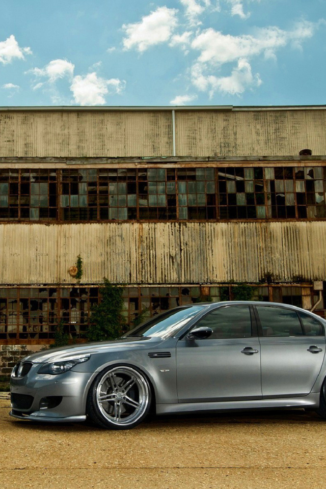 Das BMW M5 Wallpaper 640x960