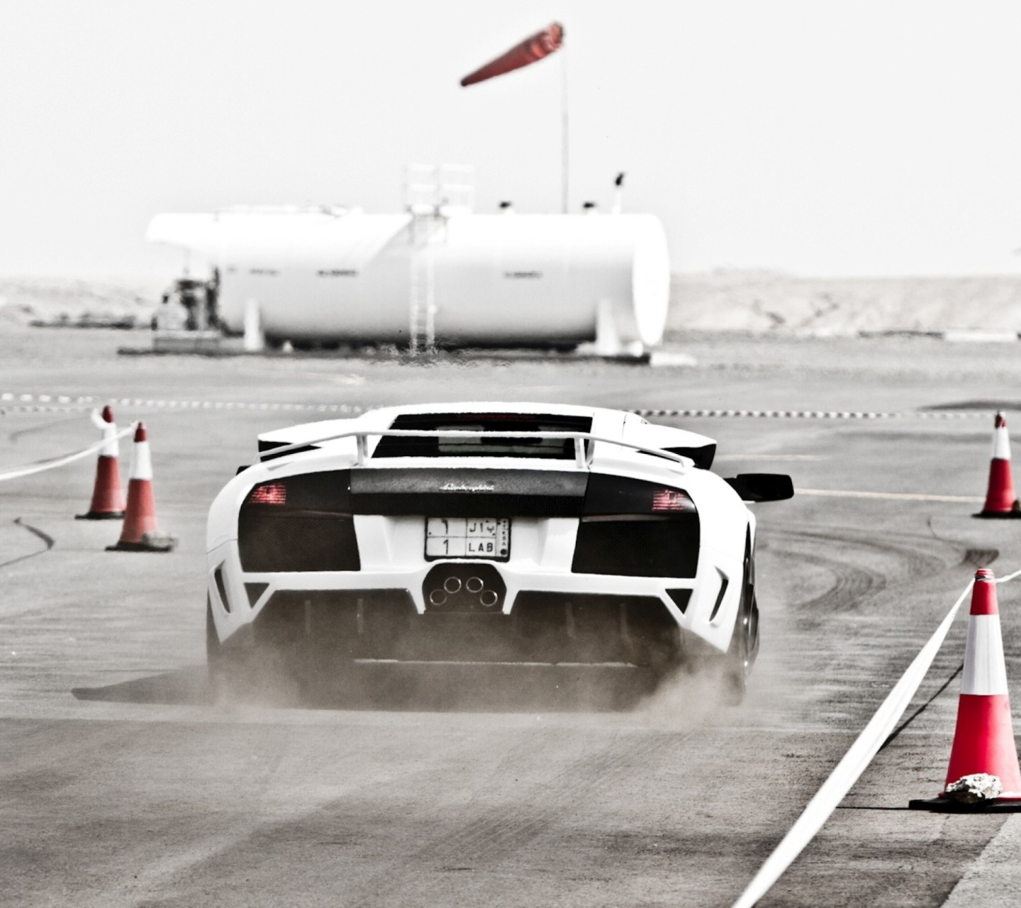 Screenshot №1 pro téma White Lamborghini Murcielago On Track 1440x1280