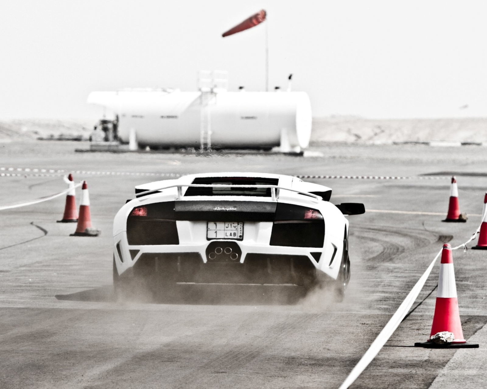 Das White Lamborghini Murcielago On Track Wallpaper 1600x1280