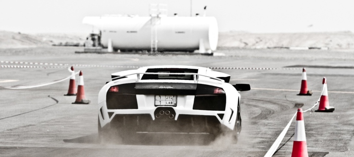 Обои White Lamborghini Murcielago On Track 720x320