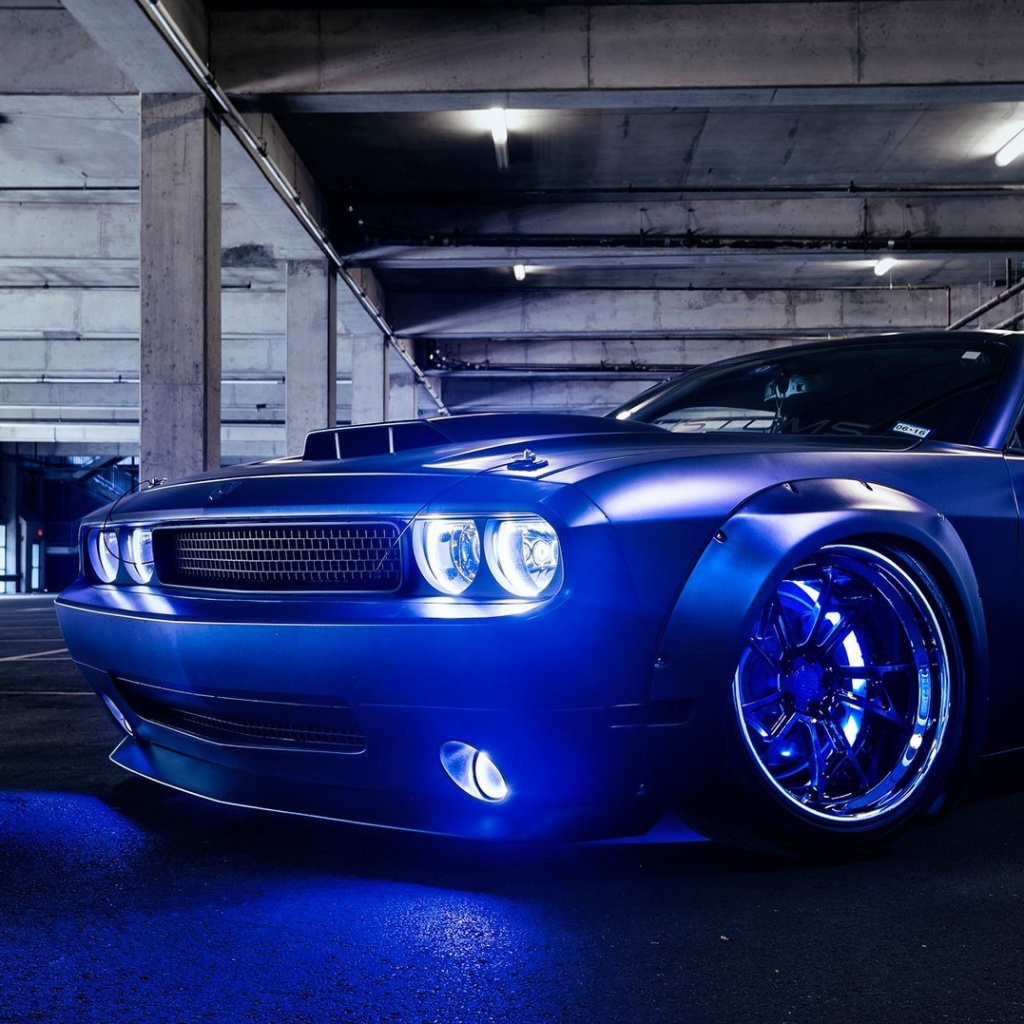 Sfondi Blue Dodge Challenger 1024x1024