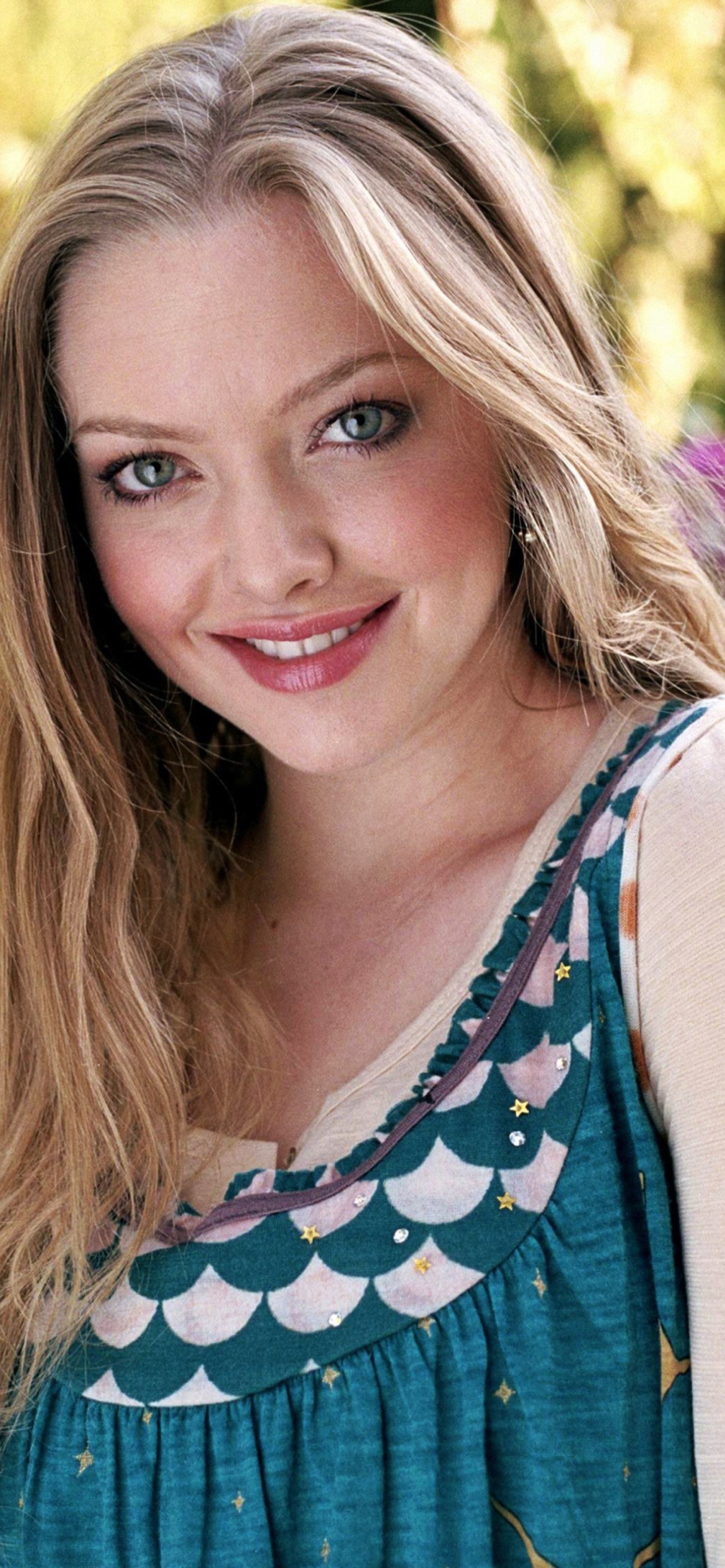 Amanda Seyfried wallpaper 1170x2532