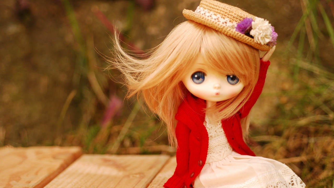 Screenshot №1 pro téma Blonde Doll In Romantic Dress And Hat 1280x720