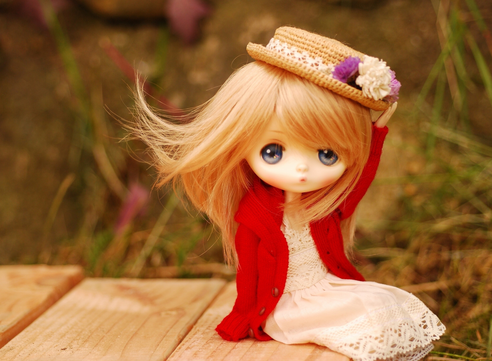 Screenshot №1 pro téma Blonde Doll In Romantic Dress And Hat 1920x1408