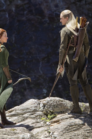 Orlando Bloom in Hobbit Film screenshot #1 320x480