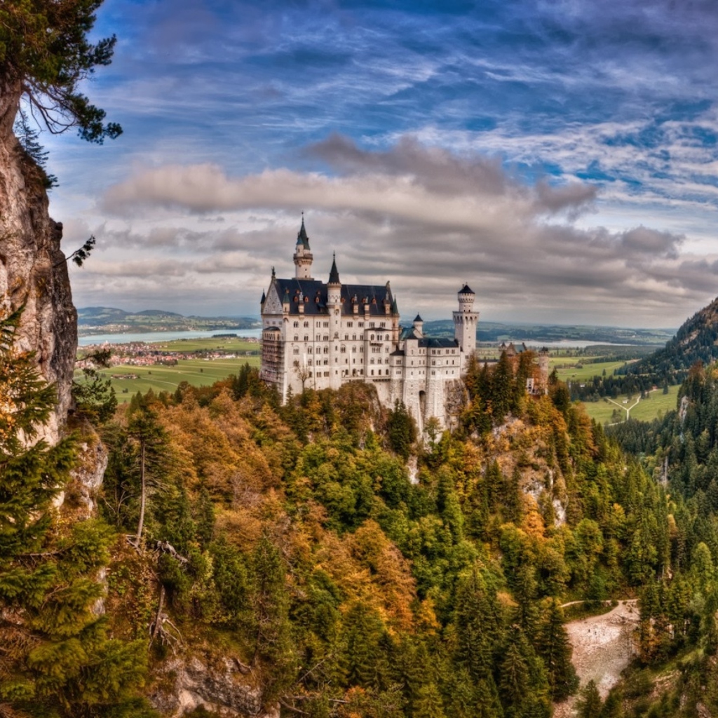 Bavaria Neuschwanstein Castle wallpaper 1024x1024